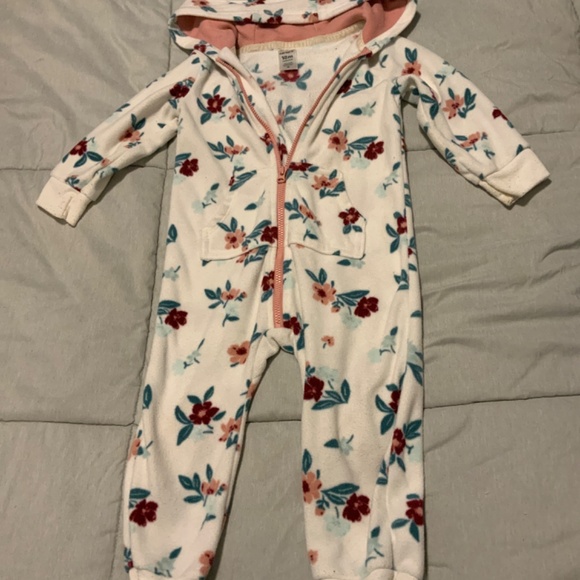Onsie - Picture 2 of 3